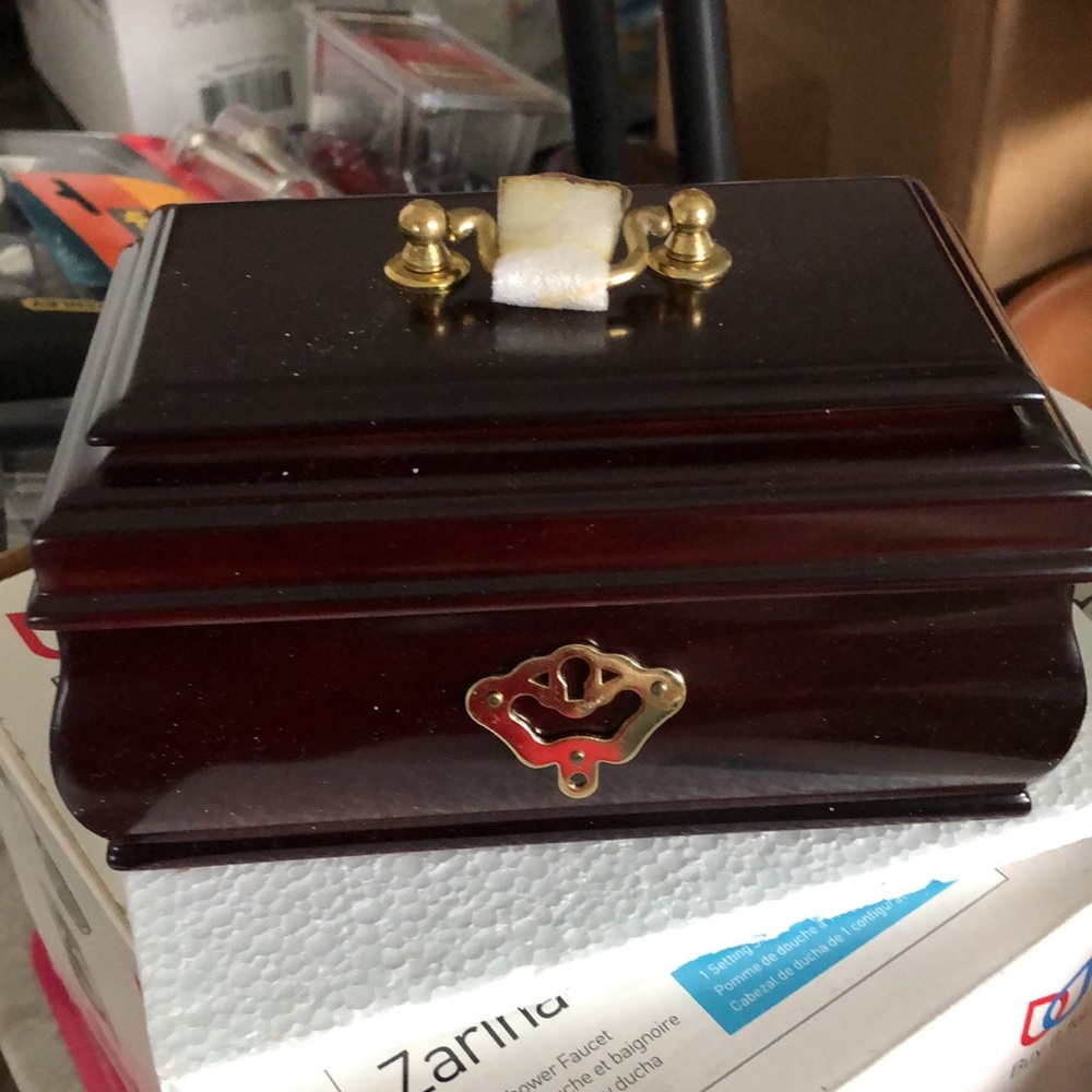 Bombay Company- Pennsylvania tea pot jewelry box